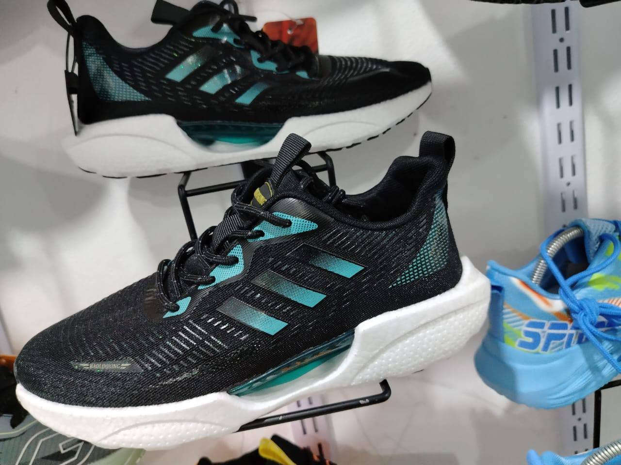 احذيه اوربيه 10 الف دينار موقع حي الكرار 
قرب مول ابو نور  مجاور اسواق ناضم
 وعندي ولادي على 5 الف دينار 
خطاب بشير ***********
***********
الوقت من 8صباحا ل1مسائا
