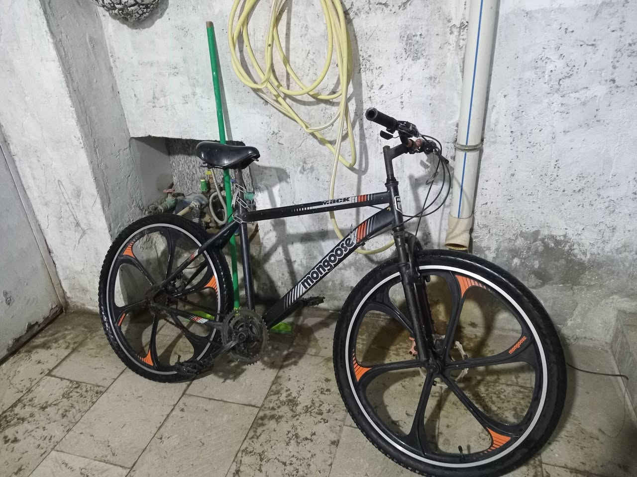 السلام عليكم
بايسكل للبيع السعر 50 المكان الشعب حي البساتين 
يحتاجه فقط زنجبيل وعقرب وبي مجال للطيبين


**إذا كنت صاحب هذا الإعلان وتريد حذفه لأي سبب، رجاءا أرسل رسالة إلى الدعم الفني**