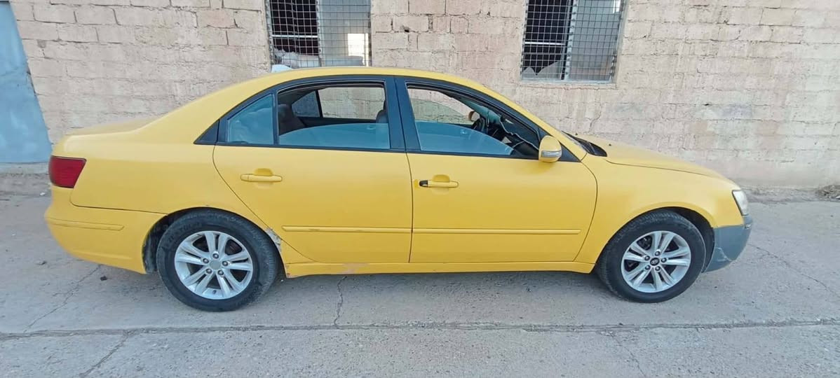 السلام عليكم سوناتا 2010 سياره بها قصه قماره سعر 70 سنويه باسمي  ***********
