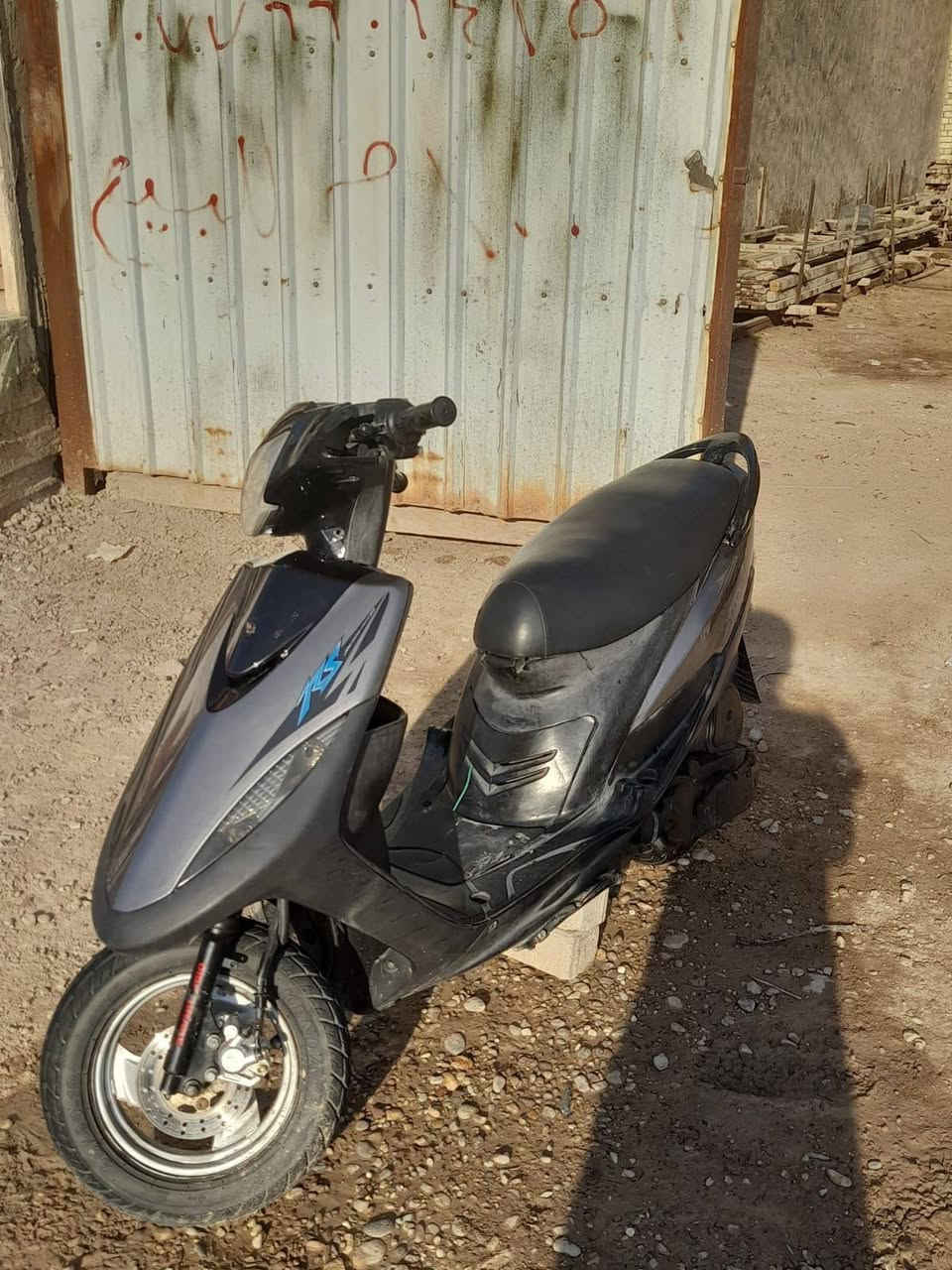 ابيع ماكس 120 شغاله بيها نقوصات قليله طوافه بانزين ستان تعليك ودكمه تشغيل سعرها 550 ***********
