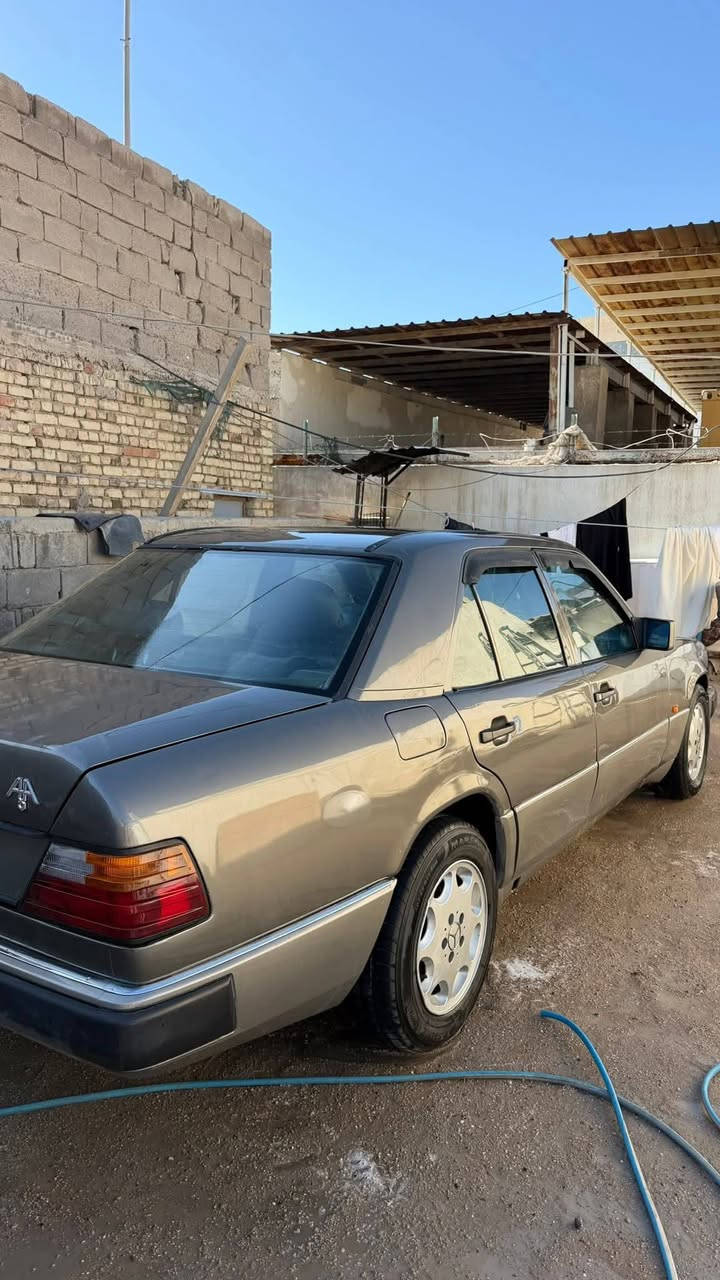 للبيع مارسدس دب
موديل ٨٨ قواعد بلاد
تبريد 🥶
تنته طكتين
باتري جديد
تحويل ثاني يوم 
محرك ٢٥٠٠ بطه بحاله منتازه
كهربائي كله شغله
السعر ٦٥
مكاني واسط اي استفسار ***********
