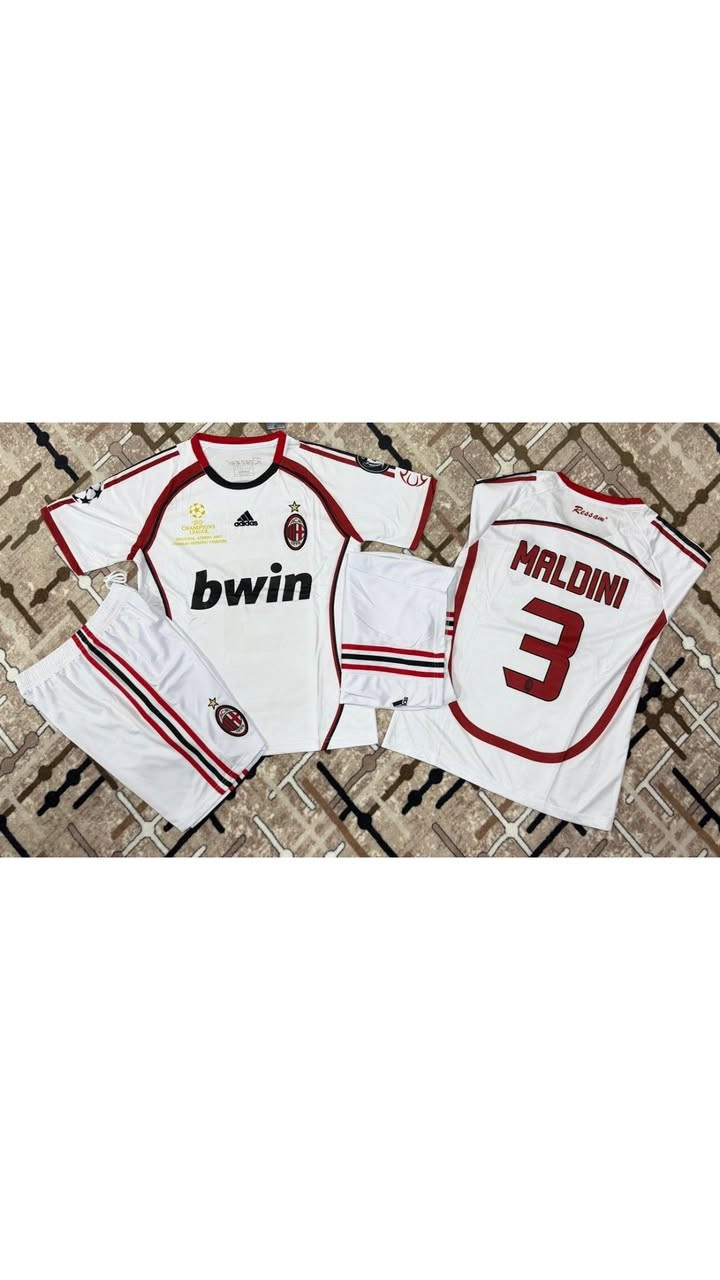 دريس كلاسيك مع شورت كل هذا ب 🔟 الف بس
توصيل لكافة انحاء العراق 🇮🇶 
للحجز والاستفسار دايركت 📥
او الاتصال على الارقام التالية
***********
***********
