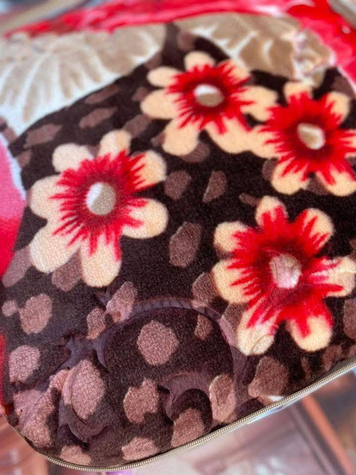 وصوووول 🤩🤩🎉🥰❤️‍🔥 بطانيات محفر نفرين بظاعه للعمر مضموووووووون تدفي على الظمان ابو دب بتشكيلاته الجديده 2026 💯💯👍 #بطانيات 
#رسام_للمفروشات_فخامة_واناقة_لاتنتهي_نهتم_بكل_التفاصيل 
متوفر نفر والفرين
....


**إذا كنت صاحب هذا الإعلان وتريد حذفه لأي سبب، رجاءا أرسل رسالة إلى الدعم الفني**