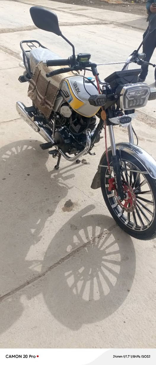 السلام عليكم دراجه سولنك 25 للبيع مكفول  مماشي العنوان ديالئ الخالص اتصل *********** مكلف بلنشر
