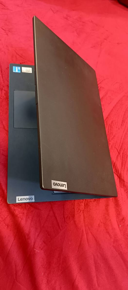 لابتوب للبيع
 lenovo جديد وليس باله
الجيل 12
رام 12 GB
هارد 256 ssd
حجم الشاشة 15.6 FHD
بيع مستعجل السعر 350,000
***********
