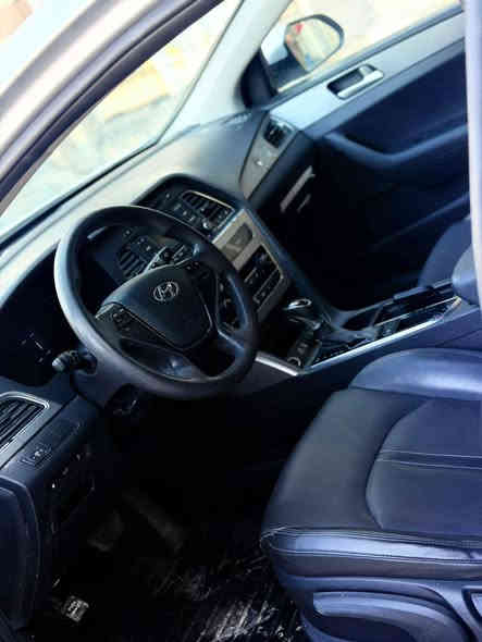 السلام عليكم سوناتا موديل 17 دخول جديد دخول جديد سياره كرتون تبريد حداديه ما بيها اي نقص محرك 2000 غاز غاز غاز 
بيها قصه جنطه ادوات ادوات ادوات ادوات 
السعر 60 ورقه وبيها مجال العنوان بغداد 
رقم الهاتف ***********
