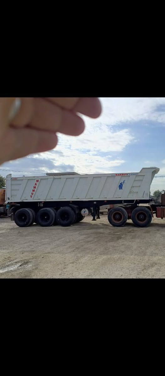 السلام عليكم عربانة للبيع موديل 2007وذرعة 32ونص المكان ابوغريب للاستفسار الاتصال على  ***********.   ***********
