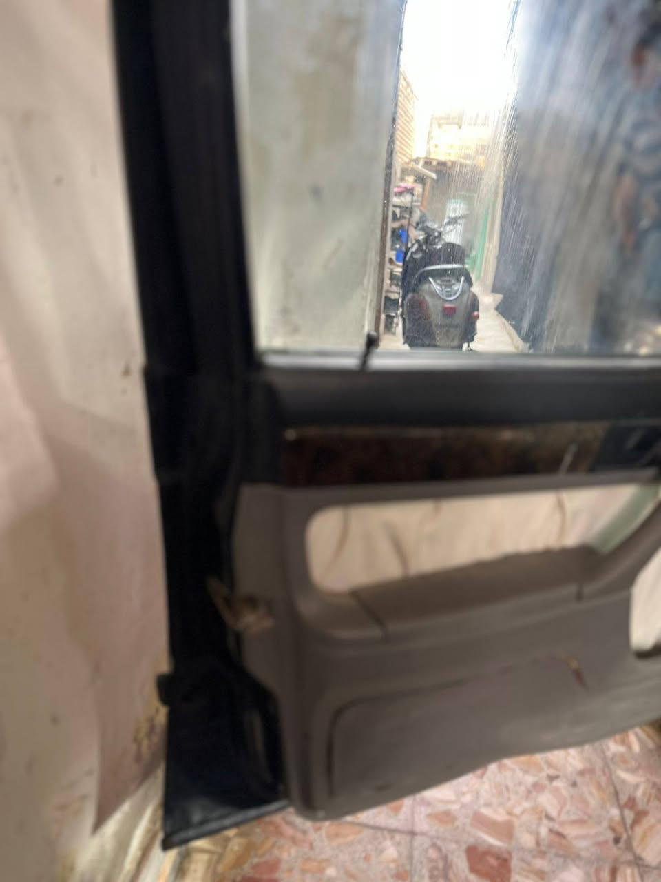 سلام عليكم بي ام دبليو محرك 6سلندر كير محرك بحاله جيده جدا 
حداديه جديده تخم تاير جديد لايت زنون دواخلها كلش حلوه سنويه باسمي هزه جديده السعر 40وبيها مجال ***********
