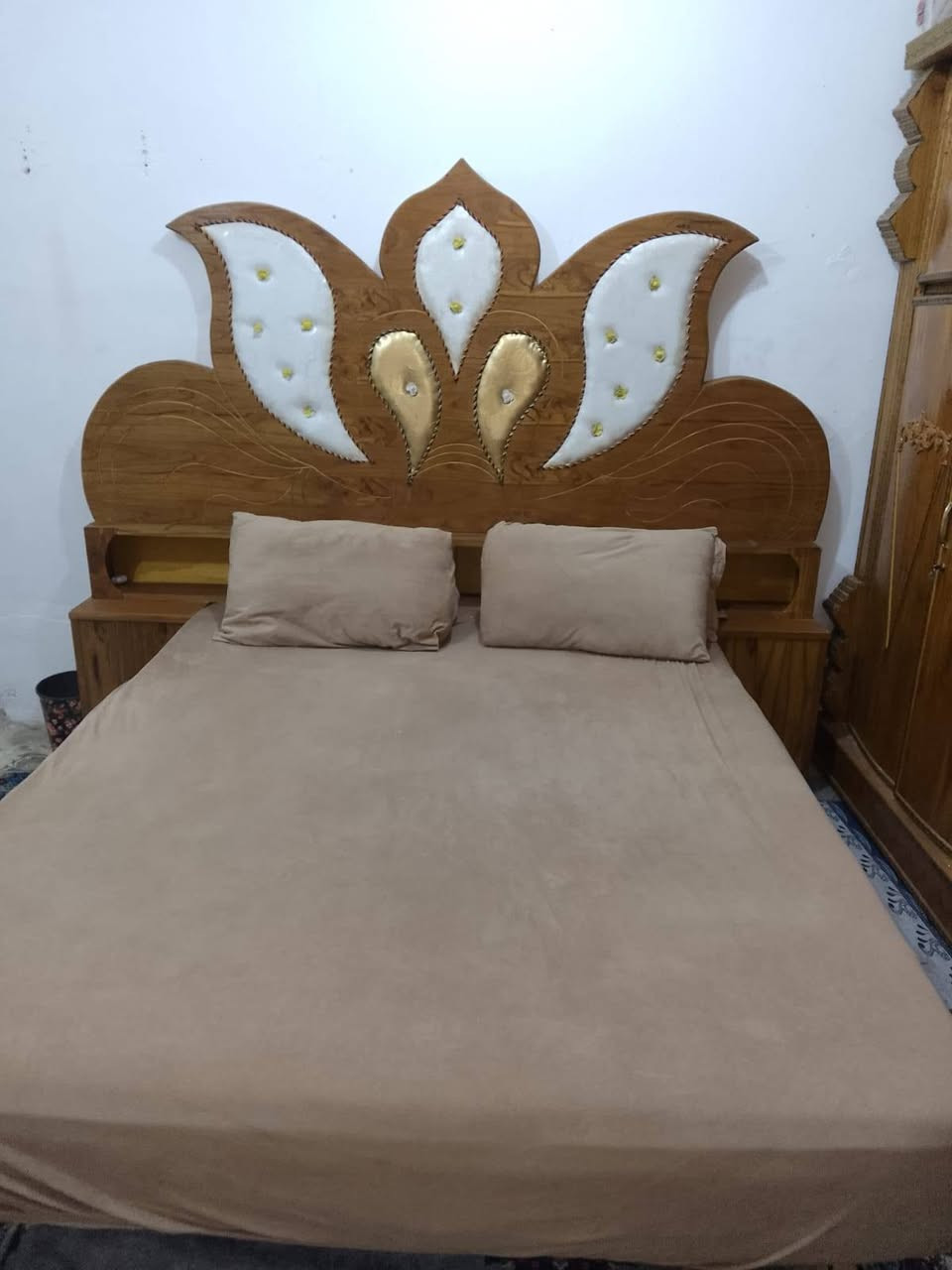 السلام عليكم غرفه عراقيه للبيع استعمال سنه وحده فقط كلش نظيفه سعره ٥٥٠ الف


**إذا كنت صاحب هذا الإعلان وتريد حذفه لأي سبب، رجاءا أرسل رسالة إلى الدعم الفني**