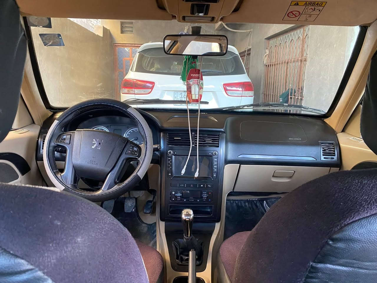 سلام عليكم بيجو بارص موديل 2024 كفاله ماعده تبديل باب شركه وشبر صبغ والباقي كفاله مكينه كير شاصي لغد تكم كفاله مكينه 1800 مواصفات شاشه وكامره وحساسات وتحكم جهتين ستيرن  والمري شفط مابيه نقص ماشيه 27 الف حقيقي السياره للبيع والمراوس الاتصال على الرقم ***********
