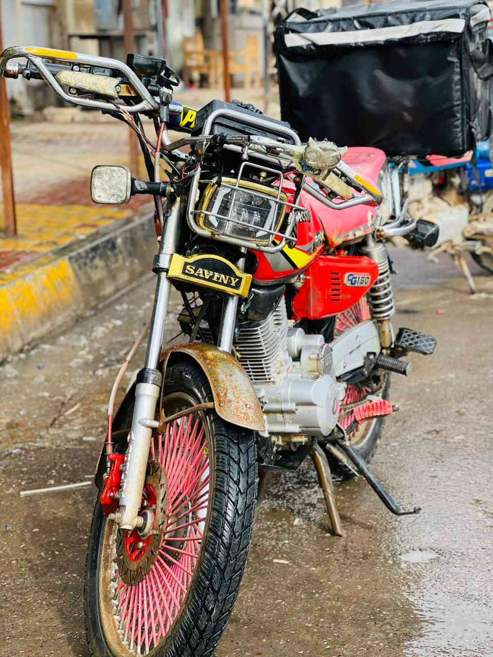 موطور سيفان 2024 شرط من كلشي محرك ما صار هوايه من شديته للبيع السعر 550وبي مجال اتصل ودلل ***********
