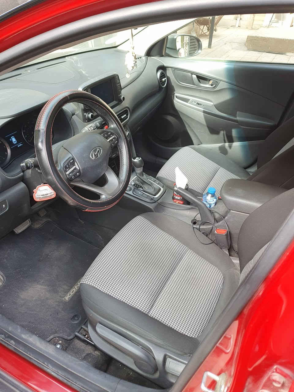 السلام عليكم 
للبيع كونا 2021 وارد امريكي مضروبه فقط جاملغ ومصلحه على البارد
ماشيه24700 ميل محرك 2000 دوش 
فول مواصفات عدا الفتحه
تو كلر
فور ويل Awd
4W
اشاير بالمري  ويل كب 17
تحكمات ستيرن جهتين بصمه سويج بصمه ابواب 
تشغيل عن بعد 
تدفئه كشنات 
شاشه كبيره
كامره دواره
تحدد مسار ورادارات امامية ورادارات خلفيه
نقطة عمياء
السياره رقمها بغداد
السعر 140  وبيها مجال
للاستفسار الاتصال ع رقم 
***********
