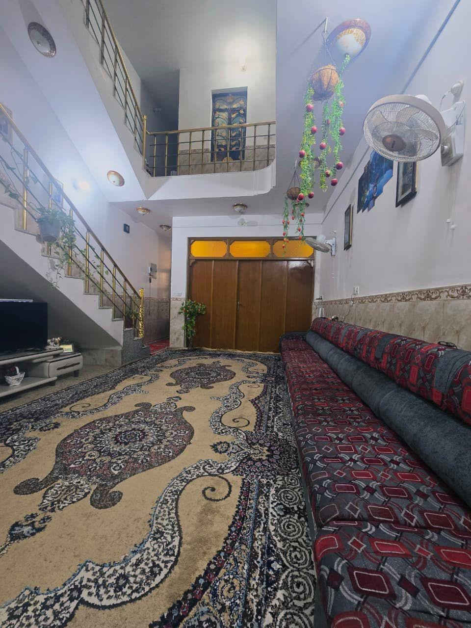 ‏بيت  100 متر حي الوفاء طابقين ثلاث غرف نوم وصالة ومطبخ واستقبال ‏البيت نظيف ‏الاستفسار على***********
