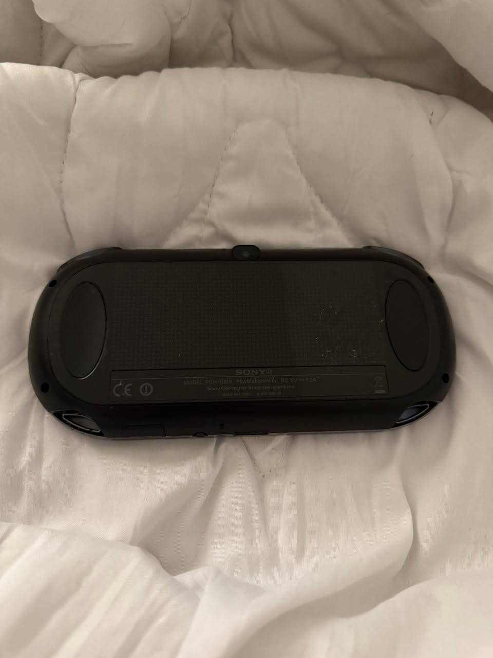 جهاز PS VITA موديل OLED الجيل الاول
جهاز نظيف من كل النواحي ومهكر بس من ورة بيه اثار مال ستكرز متاثر على الجهاز
حجم الميموري كارد 32

-العيب الوحيد بالجهاز انو الميموري كارد مالته قليلة وموضحة بالصورة يحتاجلة ميموري كارد جديدة

يجي وياه ملحقاته
ثنين حافضة وحدة سيليكون ولثانية crystal 
حافضة للكاردات 10in1
حافضة كاردات صغيرة 3
وقلم touch
hand strap


**إذا كنت صاحب هذا الإعلان وتريد حذفه لأي سبب، رجاءا أرسل رسالة إلى الدعم الفني**