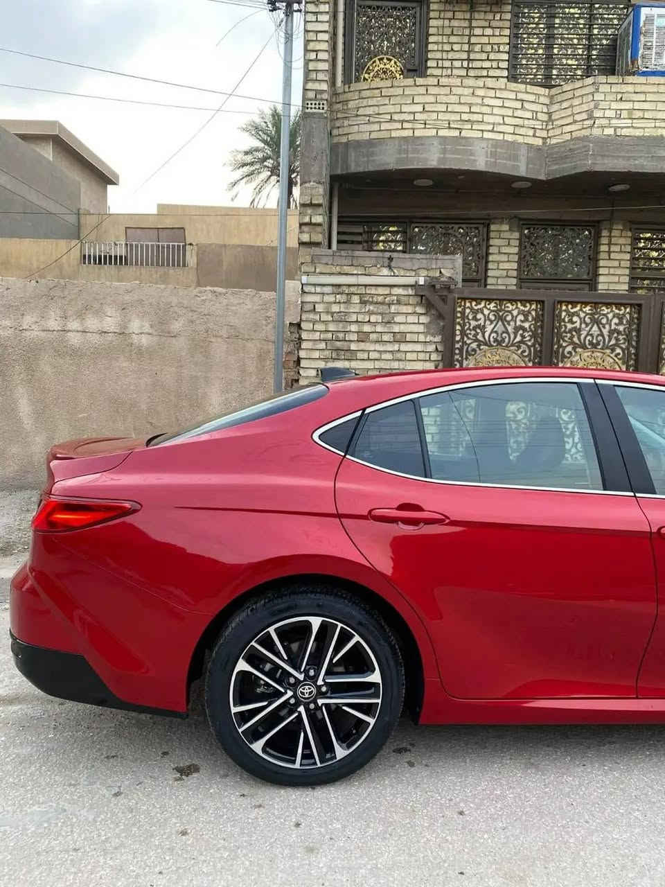 تويوتا كامري 2025 وارد أمريكي
ماشيه 1900فقط زيرووو 🤩
السيارة بجم كبس 
الضرر: جاملغ خلفي فقط
الايرباغات: سليمه
دخول جديد – ترقيم جديد
السيارة ما ماشية داخل العراق
الفئة:XLE فول مواصفات
اللون: أحمر مميز
المحرك: 2500 هايبرد
المواصفات:
بصمة تشغيل + دخول ذكي
تشغيل عن بعد
شاشة لمس كبيرة
Apple CarPlay + Android Auto
كاميرا خلفية + حساسات
نظام رادار (تنبيه المسار)
مثبت سرعة ذكي
مانع تصادم أمامي
تحكم بالمقود
كراسي جلد رياضية
كراسي كهرباء مع تسخين
فتحة سقف بانوراما
إضاءة LED أمامية وخلفية
نظام صوت قوي
مكيف أوتوماتيك
أوضاع قيادة (Sport / Eco)
السيارة بيها تفاصيل أكثر

الموقع: بغداد – الدورة
رقم صاحب السيارة 
***********

السعر :: اطلبه بالتعليقات يصلك خاص 📩

#ادارة_الصفحه ⚡

ملاحظه / 🔴
مدير الصفحه غير مسؤول عن بيع وشراء واصوليات السياره نحن صفحه لعرض السيارات فقط.
