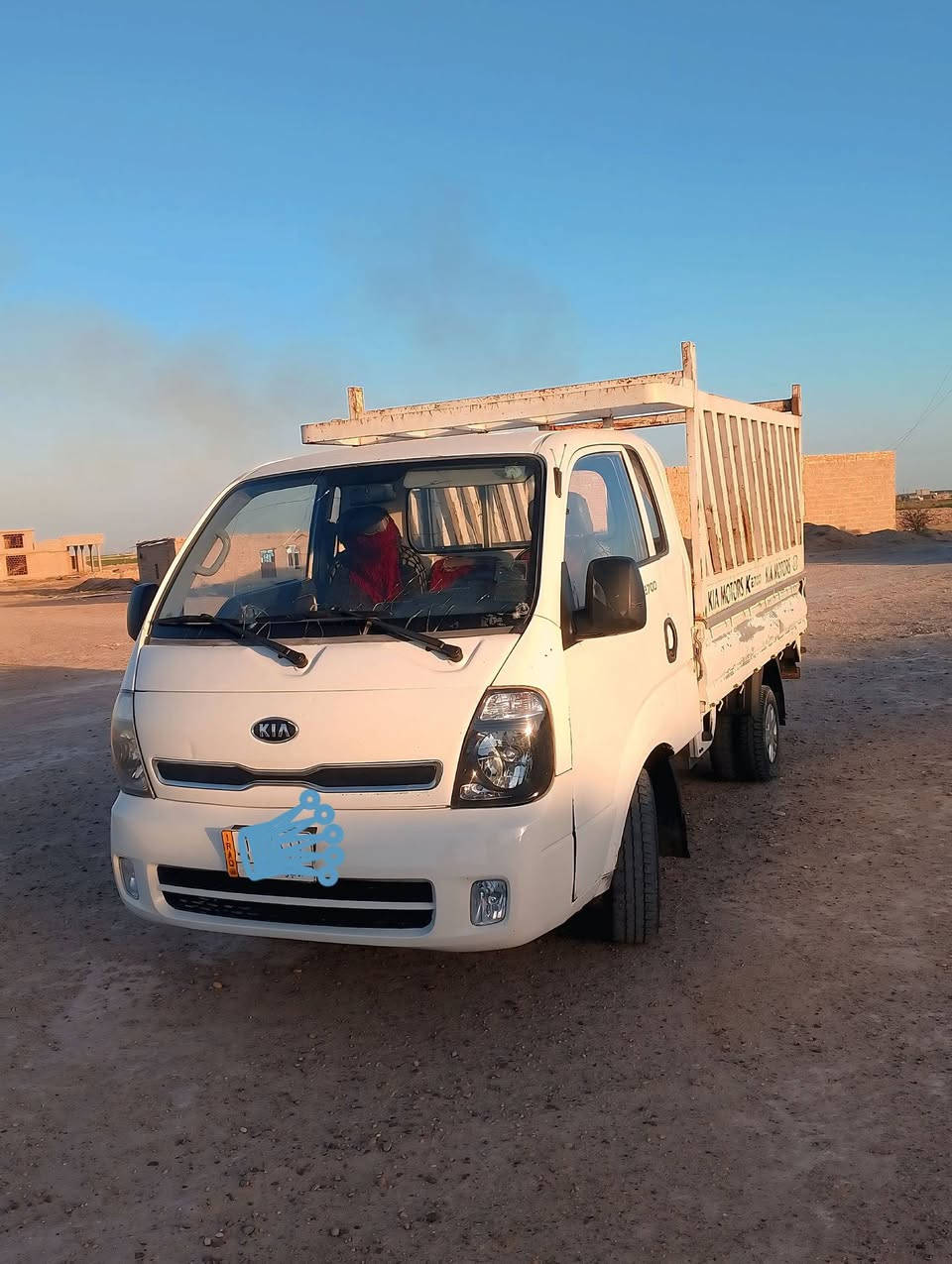 السلام عليكم
كيا (عموشه) للبيع التفاصيل :-
1:- موديل 2013 .
2:- سنوية مجددة لعام 2028 .
3:- تحويل مباشر .
4 :- تبريد شغال .
5:- السعر 95 ورقة وبيهه مجال .
:-الاتصال على الرقم التالي‏‪‪0782 583 5053
