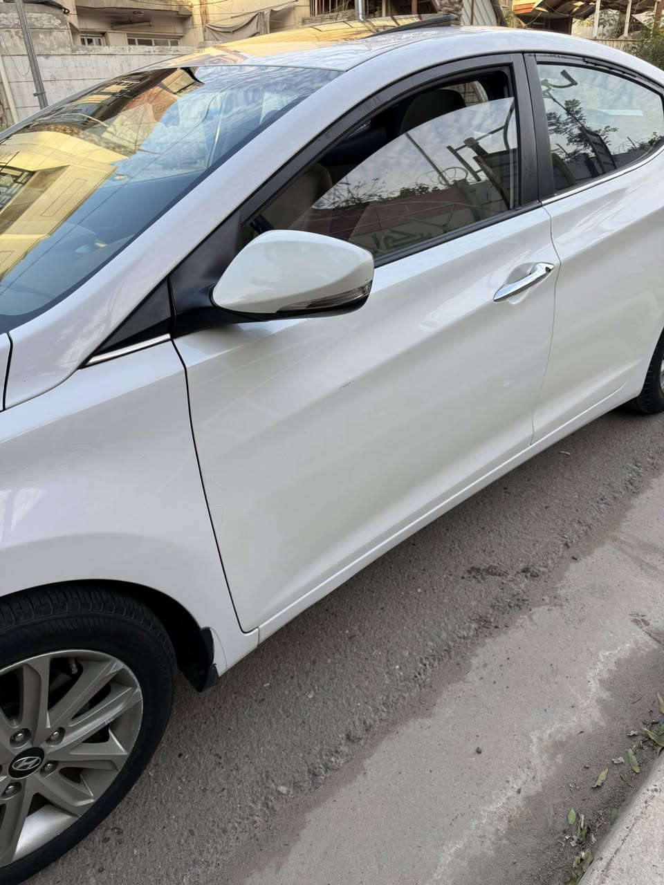 السلام عليكم للبيع النترا موديل 2015 خليجيه محرك 1800 دوش فول مواصفات عده البصمه بيهة بابين امبدلات صفحه السايق والجاملغ الامامي صفحه السكن مصبوغ بدون دواخل بدون ايرباك كير محرك تبريد صدر تخم تاير تخم ويلكب كله كامل ماشيه 136 كيلو رقم بغداد تحويل مباشر السعر 113$ وبيهة مجال مكاني بغداد الحريه للاتصال ***********
