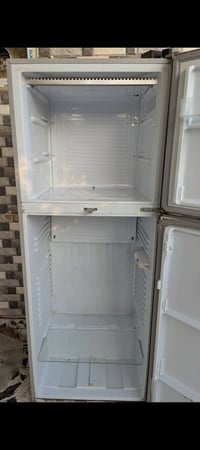 ثلاجه للبيع  سعر مناسب  تجميد مضمون 07824311242