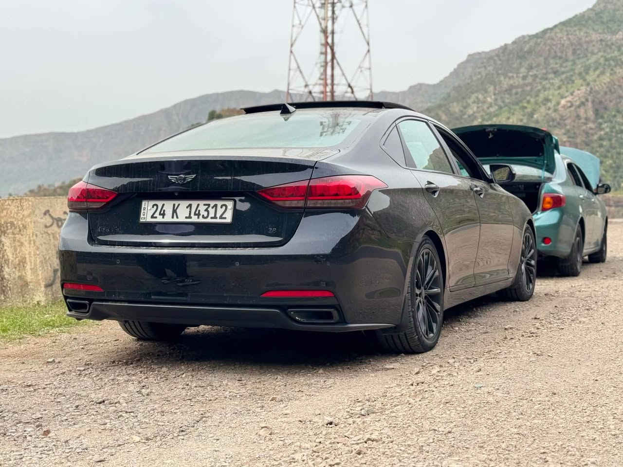 Hyundai Genesis 2016.       
محرك 3.8  فخامة وأداء 🔥

  جينسس موديل 2016 بحالة ممتازة جداً، سيارة تجمع بين الفخامة والقوة والتكنولوجيا الحديثة.
رقم دهوك شرط التحويل 
ماشية في العداد :80 الف ميل
سياره كلين 
اللون الخارجي: أسود ملكي

المواصفات الميكانيكية:
• محرك 3.8 لتر V6
• نظام اختيار وضع القيادة (Eco / Comfort / Sport)
• أداء قوي وثبات عالي على الطريق

المواصفات الداخلية:
•بصمة   
• مقاعد جلد فاخرة كهربائية
•قيادة ذاتية 
• رادار 
• تنبيه الخروج عن المسار 
• ذاكرة للمقاعد
• شاشة معلومات كبيرة
• نظام صوتي
• تحكم كامل بالمقود
• تشغيل بصمة (Smart Key)
•دبل عداد

 •ستائر خلفية و جانبية

المواصفات الخارجية:
• سقف بانوراما
• إضاءة LED نهارية
• جنوط رياضية أنيقة
• مرايا كهربائية مع إشارات ترحيب 

أنظمة الأمان:
• كاميرا خلفية
• حساسات ركن
• نظام مانع الانزلاق
• نظام الثبات الإلكتروني
• وسائد هوائية متعددة

السيارة نظيفة جداً من الداخل والخارج وتوفر تجربة قيادة فاخرة ومريحة.
📍 العنوان كركوك 
*********** 
السعر 200 وبي مجال قليل كركوك, العراق
