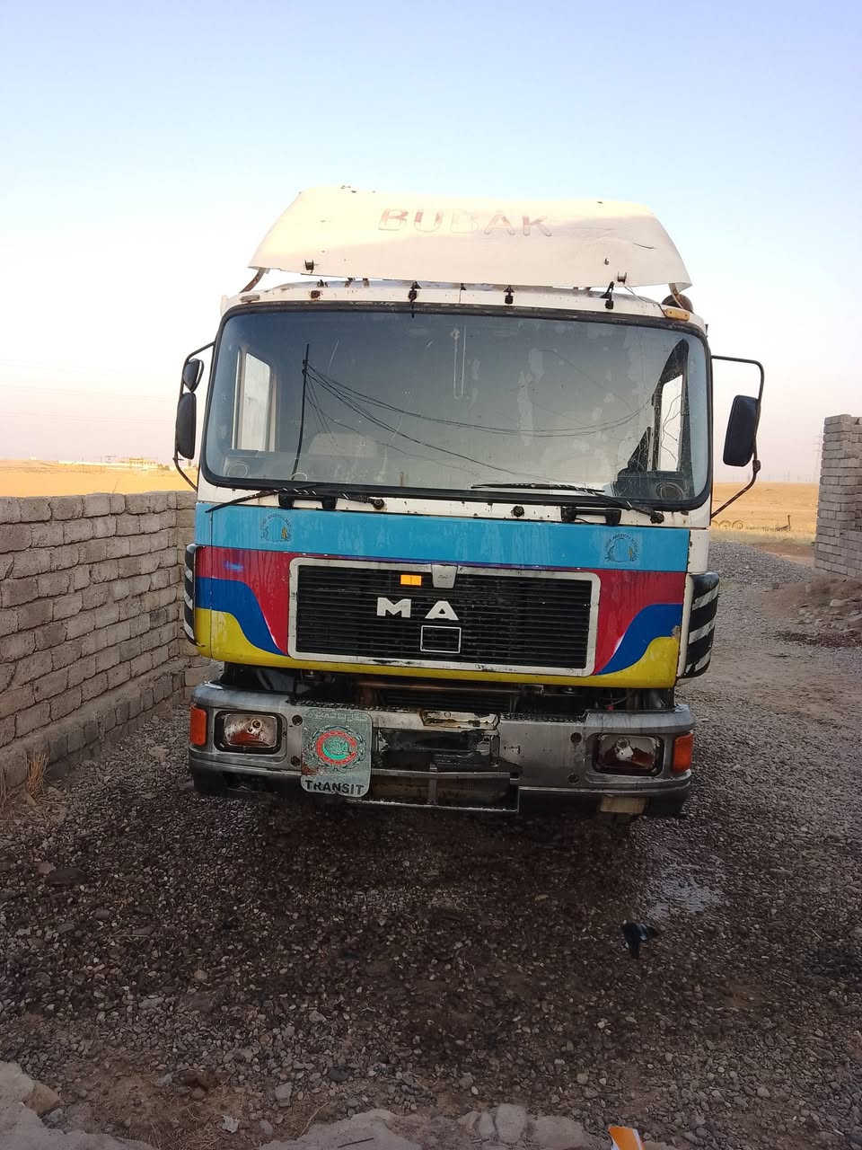 السلام عليكم
مان صقر  موديل 1991رقم صلاح الدين مثبته صهريج 
شرط التحويل مكينه كيراكسل شرط 
الهوه ماسس سكانيا *********** مكان السياره موصل
