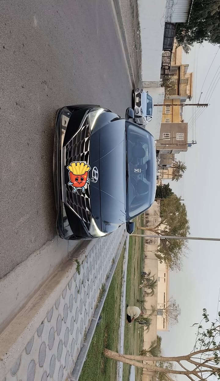 السلام عليكم
النترا 2021 لمتد
ماشيه 60 mil 
بجم كبس 
كير محرك كهرباء شركة 
رافق صور الحادث 
تخم تأير ويل حديد جديد 
المواصفات////
بصمة تشغيل 
بصمة صندوك
فتحة سقف 
محرك 2000 دوش 
كاميره خلفية دوارة
رادارات 360 درجة ( امامي جانبي خلفي ) 
 مانع التصادم امامي وجانبي وخلفي
التحذير عند فتح الباب 
تحكمات ستيرن 4 جهات 
دشبول شاشة 4 وضعيات للعدادات 
انارة داخلية بلاد 
 وضعيات قيادة ( عادي سبورت ذكي ) 
مثبت سرعة ذكي ( التحذير عند مغادرة المسار )
‏Auto Hold التوقف لفترات قصيرة
الهاند بريك بصمة
-شاشة بلازمة حجم كبير لمس تدعم نظام الابل كار بلي والاندرويد اوتو   واير ليس و GPS  
شحن واير ليس 
ويل كب ١٧ 
نظام الصوت Bose 
تشغيل عن بعُد 
 اشاير بالمري 
اضواء ترحيب عند الاقتراب 
لايت لد 3عدسات وسكنات لد 
كشنات جلد السايق كهرباء 
نقطة عمياء
تدفئة بالكشنات
لد متغير الالوان ٩ الوان على طول الدشبول
كير اوتماتيك و S وعادي ٨ نمر
تحديد مسار وقيادة الية على الخطوط 
مانع انزلاق ومانع تصادم
نقص مرايا جهت سائق بارحه نكسرت
رقم بغداد بسمي تحويل مباشر 
السعر النهائي 110بالعافيه ع ياخذه 
مكان بغداد حي العامل 
***********
