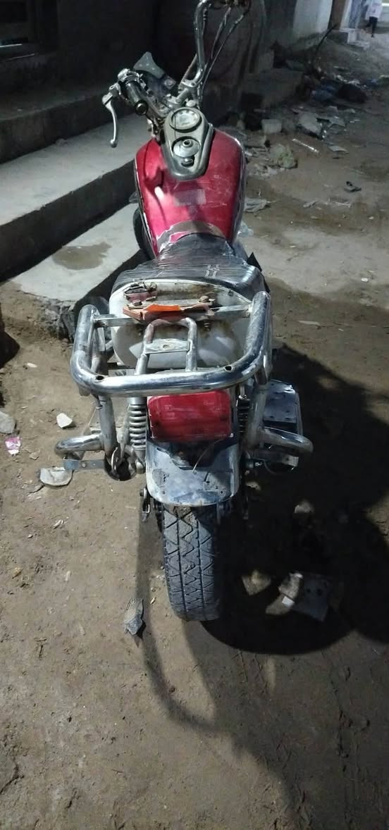 دراجة اليبع كلك كهرباء بيها محرك مامفتوح سعرهه 150و بيها مجال مكان حي ميسان نجف هذا رقمي بيها واتساب ***********
