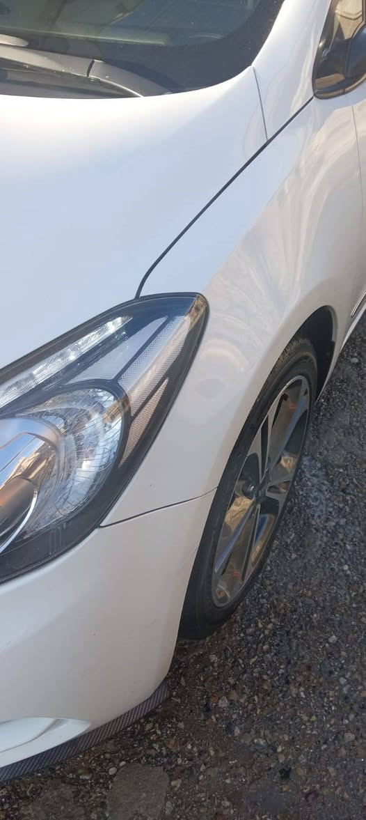 السلام عليكم سيراتو للبيع  بدون نقص بدون قطرة صبغ فقط بارد بل جاملغ الايمن على كد شبر موديل ١٤ كله ابلاد برغي ماملعوب بيه تاير كوري قبل شهر انشد باتري جديد رقم بغداد  السياره  خير من الله السعر١١،٥٠٠ *********** ابوعبدالله  مكلف بل نشر
