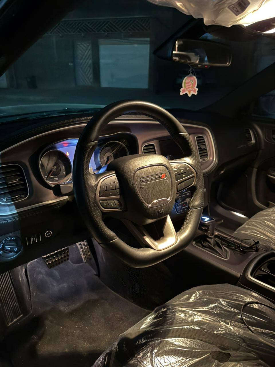 جارجر RT سوبر تراك باك 2022 
كلين تايتل 
ماشية 10 mi 
داخل كنتارا ميموري تدفئة تبريد 
رادار جانبي نقطة عمياء 
سستم صوت هارمان كاردون 
دشبول جلد خياط 
فجوج بريمبو الشكل الجديد 
شاشة جبيره كاربلاي 
ستيرن كهربائي D 
دبل اصفر ونظام تعليق كله SRT 
مغلفة PPF كامل السياره مع كارت الضمان 
عازل حراري لكل الزجاج ودرع حماية للجامة الامامية 
رقم الشاصي 2C3CDXCT5NH146045
سنوية وهزه جديدة 
رقمها اربيل بأسمي 
رقم صاحب سيارة ***********
