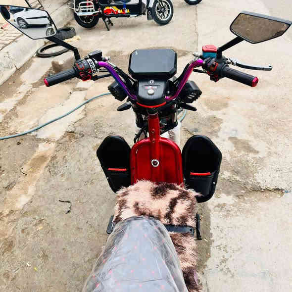 مكلف بل نشر
للبيع موطور شحن هيوشه موطور نضيف وبطاريته فول وعلا فحص وكهربائياته كله شغاله 
السعر 575 وبي مجال 
للتواصل ***********
