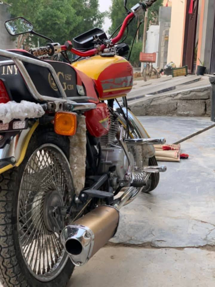 السلام عليكم دراجه تايكر موديل 20 محدثه 23 دراجه كامله مكمله كهربائيات كلها شغاله مكاني بعقوبه ‏رقمي ‪***********‬‏
