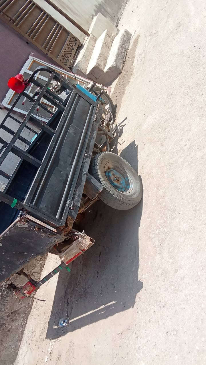 ستوتة للبيع سعره 400وبيها مجال للتواصل على الرقم ***********
