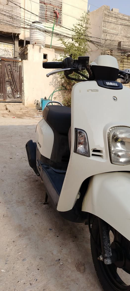 السلام عليكم 
دراجة ماكس بوليس 
بوشه 49 كفرات ختم واحد 2009 
كفرات الداخل ملحة الدراجة ما نقصها اي شي 
لايتات اشاير عداد كله شغال الدراجة ما مفتوحة 
كله ابلادي عوزها كلجات فقط عداها ما ناقصها اي شي صار 6 اشهر من طالعة من المعرض وياها وصل معرض السعر 750وبيها مجال مكاني كربلاء ***********
