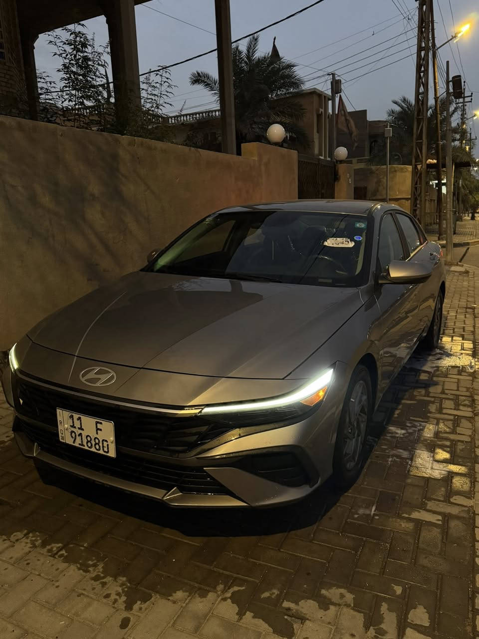 النترا أمريكي تقرير تعمل وتسير
. بصمة تشغيل عن بعد 

. كاميرا خلفيه 

.رادار امامي وخلفي 360درجه

.قياده ذاتيه مثبت سرعة 

.ثلاث انظمه قياده 

.سايد بريك دكمه 

.تحديد مسار توقف ذاتي 

رقم بغداد حره باسمي تحول ثاني يوم

سياره كفاله عامه ماشيه 17الف ميل بحاله الزيرو 

بصمتين أرضياتها بالصندوك بعدهن بالنايلون حيل جديده 

السياره هايبرد 

مكان السياره بصره

KMHLM4DJ1RU098288

السعر 175$ 

***********
