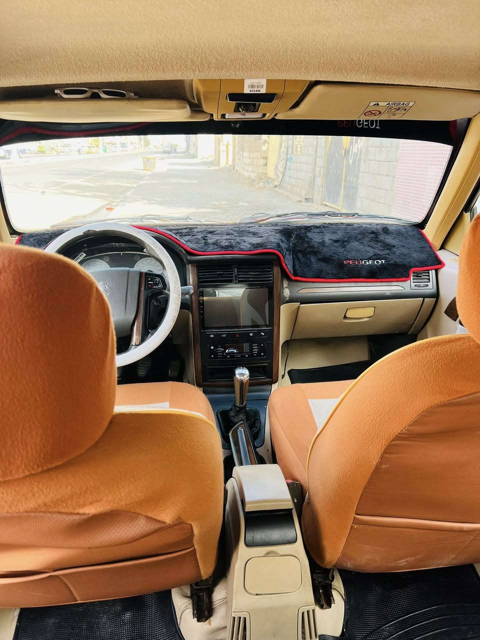 سلام عليكم بيجو بارص مديل 2018  سياره كفاله بس ماعده تحكه بل باب كير مكينه كفاله بريد تفئه لا تبخير ولا تنقيص سنويه ما منتهيه نقصه بس حداديه السعر 47 بيه مجال قليل الرقم الهاتف ***********
