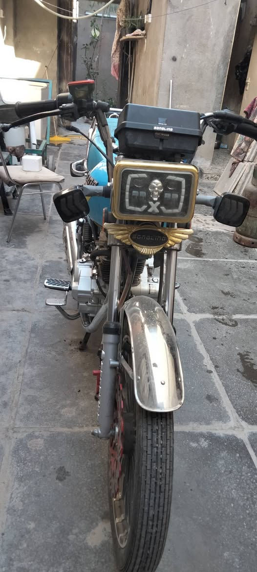 سلام عليكم دراجه ايراني 5كير موديل ٢٠٢٥ للبيع الدراجه كلشي ما بيها بعدهي رمبه كلشي يشتغل بيها سلف هندي كهربائيات كلشي شغال واوراقها موجوده ولسعر ع الخاص يلي يريدها يتواصل وياي واتساب ع هاذ الرقم *********** عنواني بغداد مدينه الصدر
