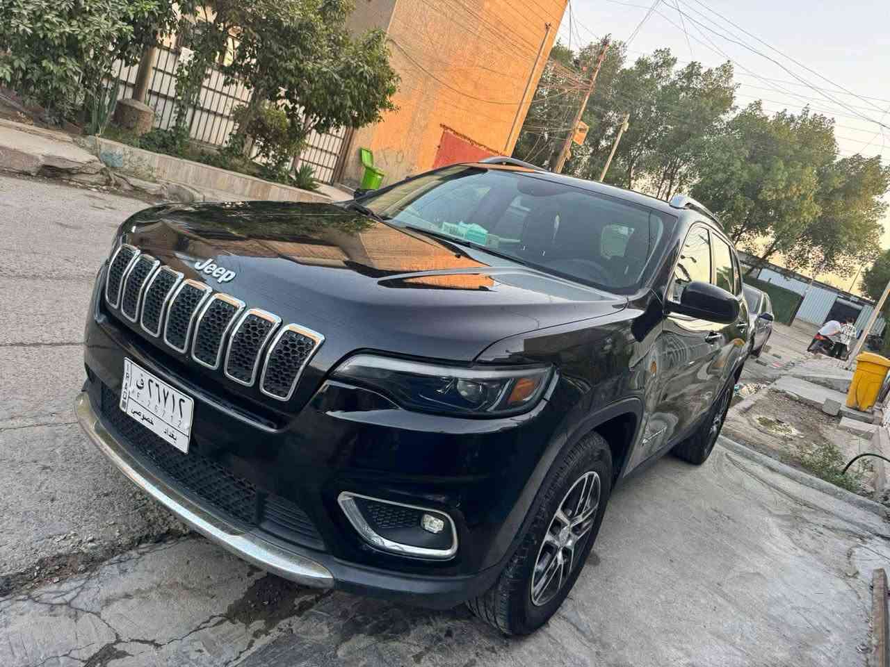 البيع جيب بزون موديل 2019 ماشيه 88قابله الزياده عنوان بغداد سعر 145 بيه مجال مراسله الصفحه او الرقم الهاتف ***********
