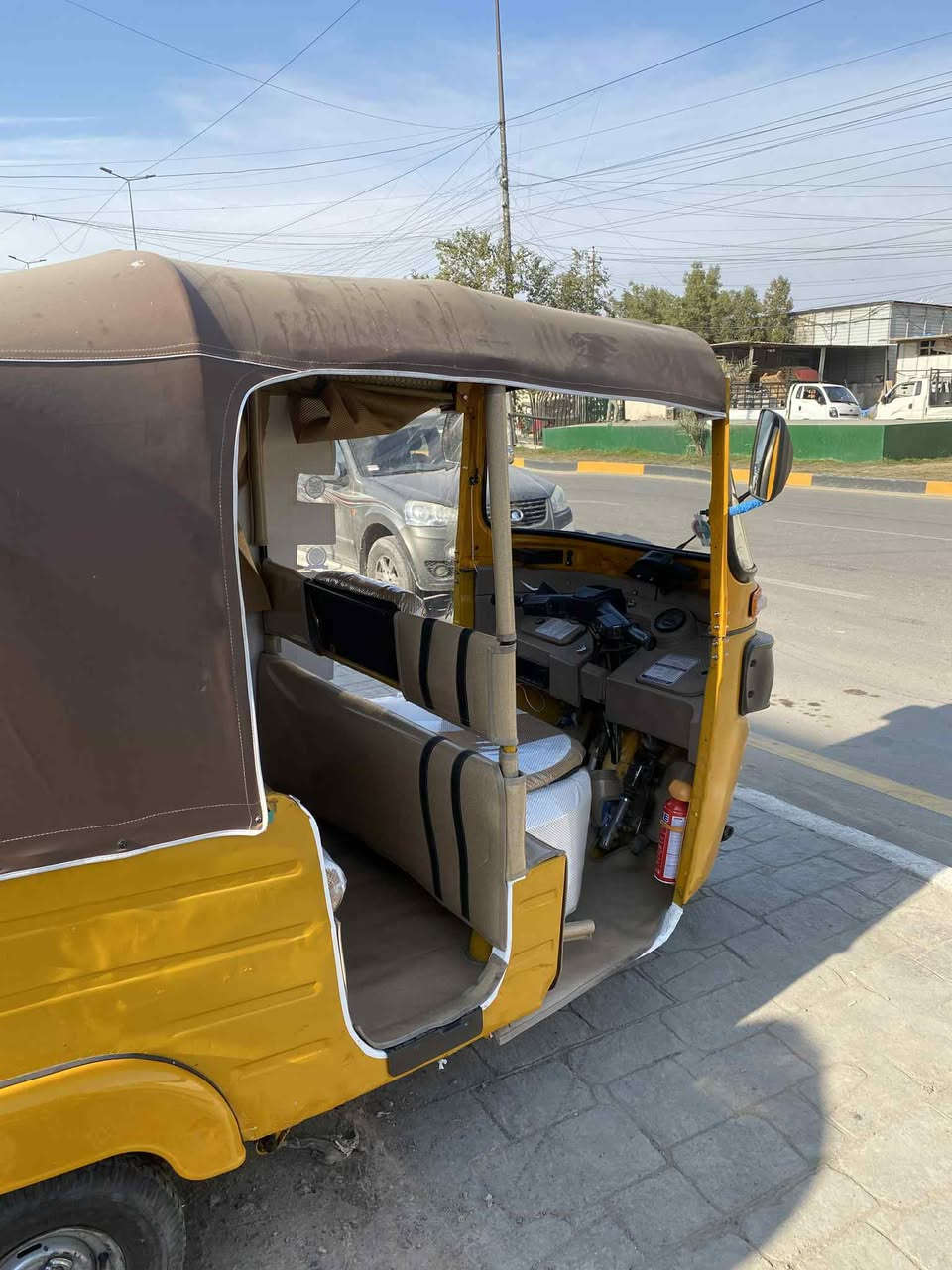 السلام عليكم ورحمه الله تكتك للبيع موديل 18 رقم وسنويه كربلاء ماكينه مال 20 رقم صاحبها ***********
