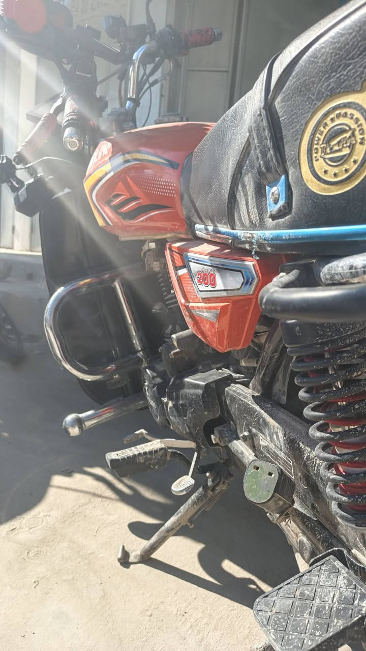 السلام عليكم ماطور ٢٥ البيع مكينه ٢٠٠ كله شغال بس تركب وتمشي سعره ٨٥٠ وبي مجال الشراي يتصل عل رقم أو يرسل خاص و تحياتي الجميع ***********
