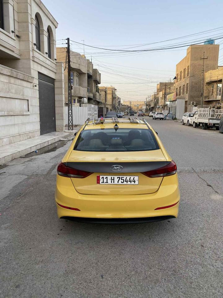 السلام عليكم النترا موديل 2017 وارد امريكي حادثها مرفق بل منشور السياره كله ليبل واحد بدون تبديل بدون دواخل السياره بجم كبس 
مواصفات 
شاشه 
كامره 
تحكم ستيرن جيهتين 
مانع نزلاغ 
ثلاث انضمه قياده 
لد ثلجي 
محرك 2000 دوش لا تبخير و لا تنقيص
كير at المرغوب 
السياره جديده و جاهزه من كل النواحي  رقم بغداد الدولي بسمي مصفره هيه و غرامات سنويه جديده مكان السياره بغداد رقم الهاتف ***********
