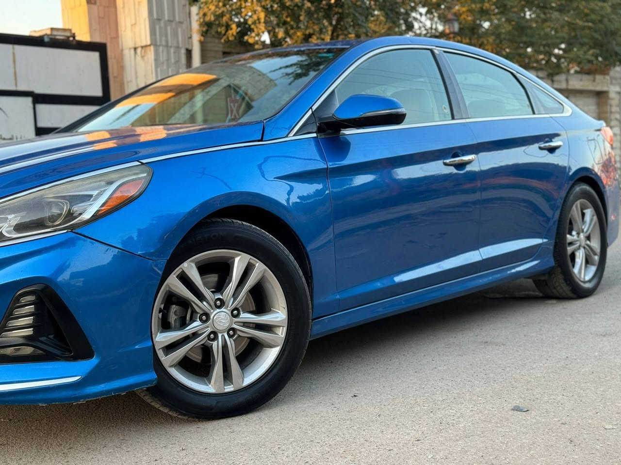 السلام عليكم….
سوناتا 2018

فول مواصفات limited 

حادثهة فقط سرقه لايتات وبلعراق صار بيه قطع صبغ

مواصفات..

١_بصمة+ كامره دواره  + شاشه جبيره+ حساسات خلفيه +رادارت جانبيه +تحديد مسار +سياقه ذاتيه+لدامامي+ خلفي+ كشتات جلد+ كشنات الجهتين كهرباء+فتحه سقف +تدفئه تبريد بلكشنات+فول تحكم ستيرن+ثلاث انضمه قياده+مكينه 2400gdi+منصومه زنون بلاديه 
السعر ١٢٨ وبيه مجال 
مكان سياره بغداد الكراده قبل جسر المعلق 
***********
