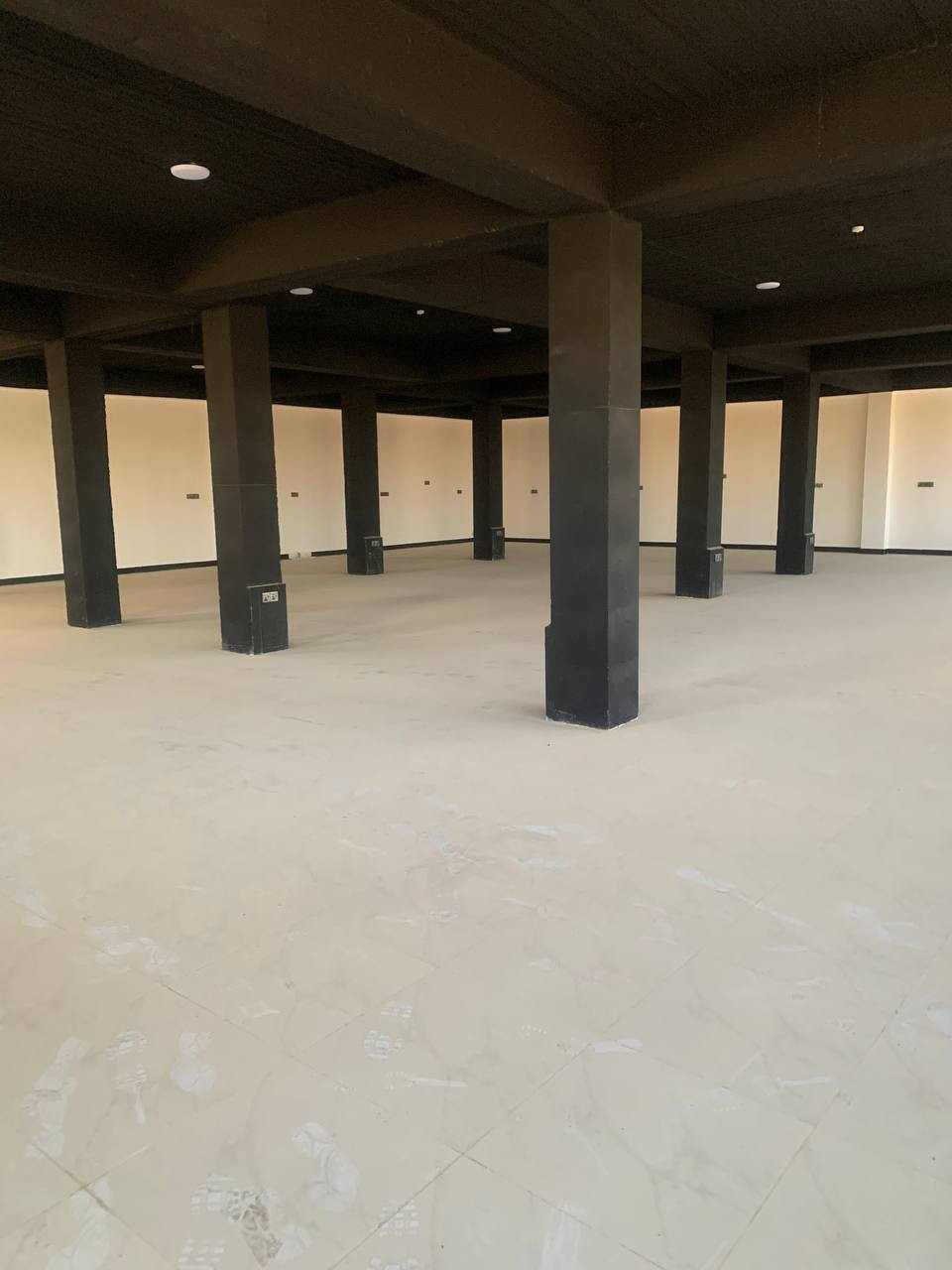 قاعه قاط ثاني للايجار مساحه 320 ركن ترهم كوفي او قاعه حديد او مخزن للاستفسار الاتصال على الرقم

***********
