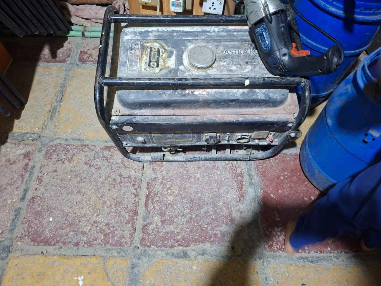 السلام عليكم
براد UGUR التركي عدد2

حافظة موطة عدد 1

كراسي عدد 10

مولدة عدد واحد

الاسعار:

البراد: الواحد 360

حافظة الموطة: 650

الكراسي عدد10: الكرسي ب20 وبيهن مجال قليل للشراي

المولدة: ب65

واكو مجال للشراي وشرط كل المذكور على الفحص تجي تشوف وتفحص وتتأكد وغراض استخدام قليل والنظافة 99%


**إذا كنت صاحب هذا الإعلان وتريد حذفه لأي سبب، رجاءا أرسل رسالة إلى الدعم الفني**