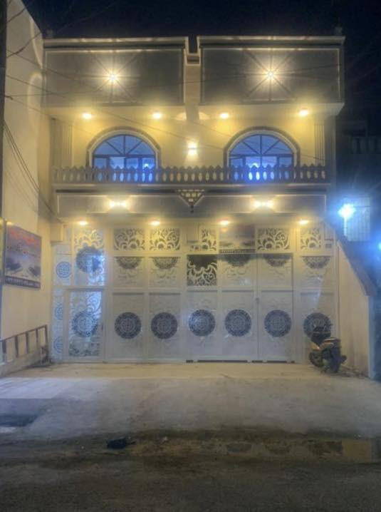 شقق للايجار  السكن عائلي فقط 
العنوان المشتل الشارع العام مقابل الضريبة  
للاستفسار  
***********
 ***********
