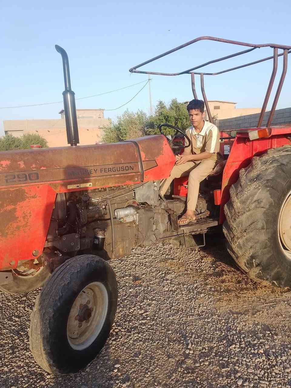 للبيع فرنسي موديل99السعر 88ورقه وبيها مجال الاتصال على ***********
