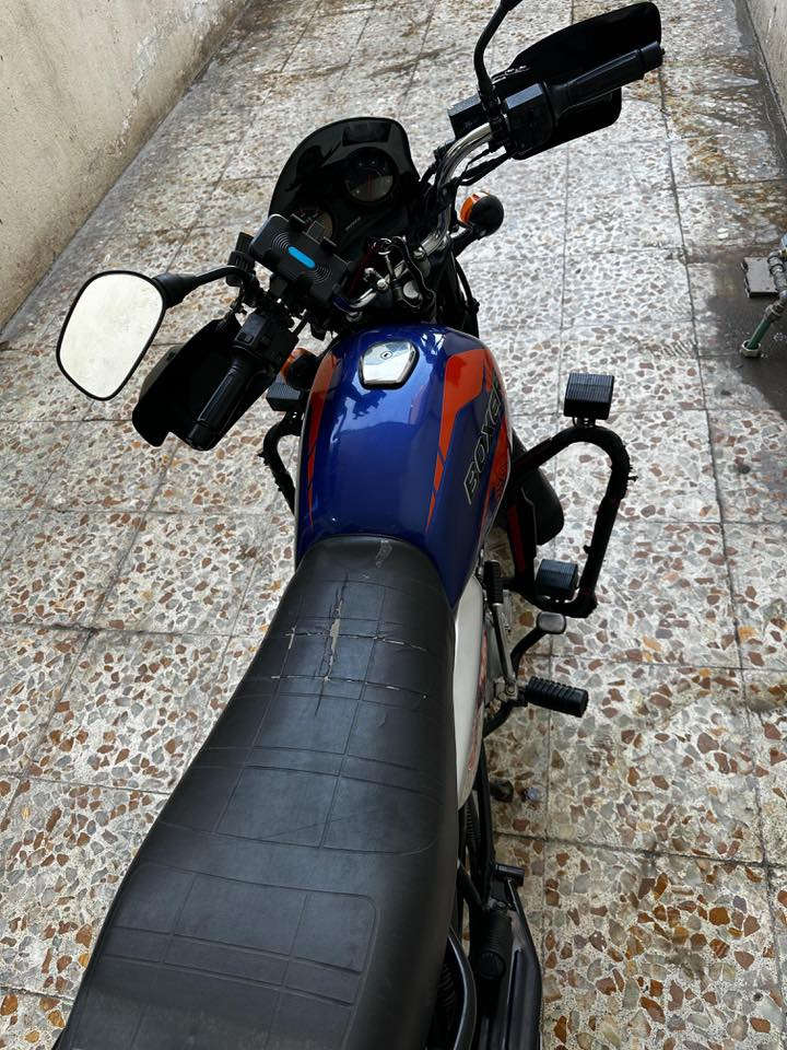 السلام عليكم بوكسر مديل 2023 مرقم انكليزي ثاني يوم احولك الدراجة كفالة عامة كشر ومكينة السعر 2,850,000 وبيها مجال بسيط العنون بغداد البلديات 
للاستفسار
  اتصال : ***********
واتساب : ***********
