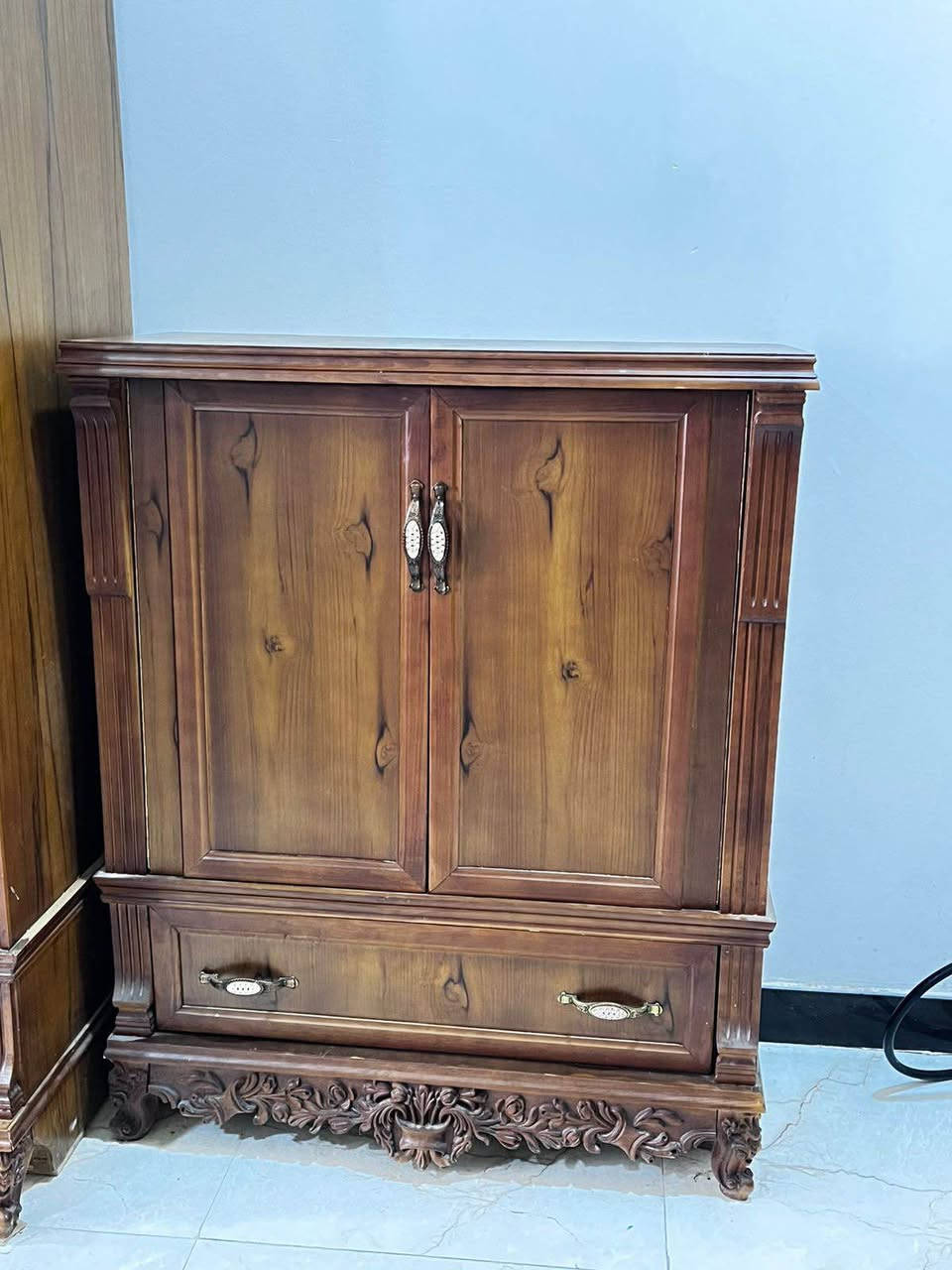 أسلام عليكم غرفه خشب زان التفاصيل داخل الفديو مستعجل عليه سعره مناسب 3 ملاين للأستفسار عبر الرقم واتساب اتصال *********** عمارة, ميسان
