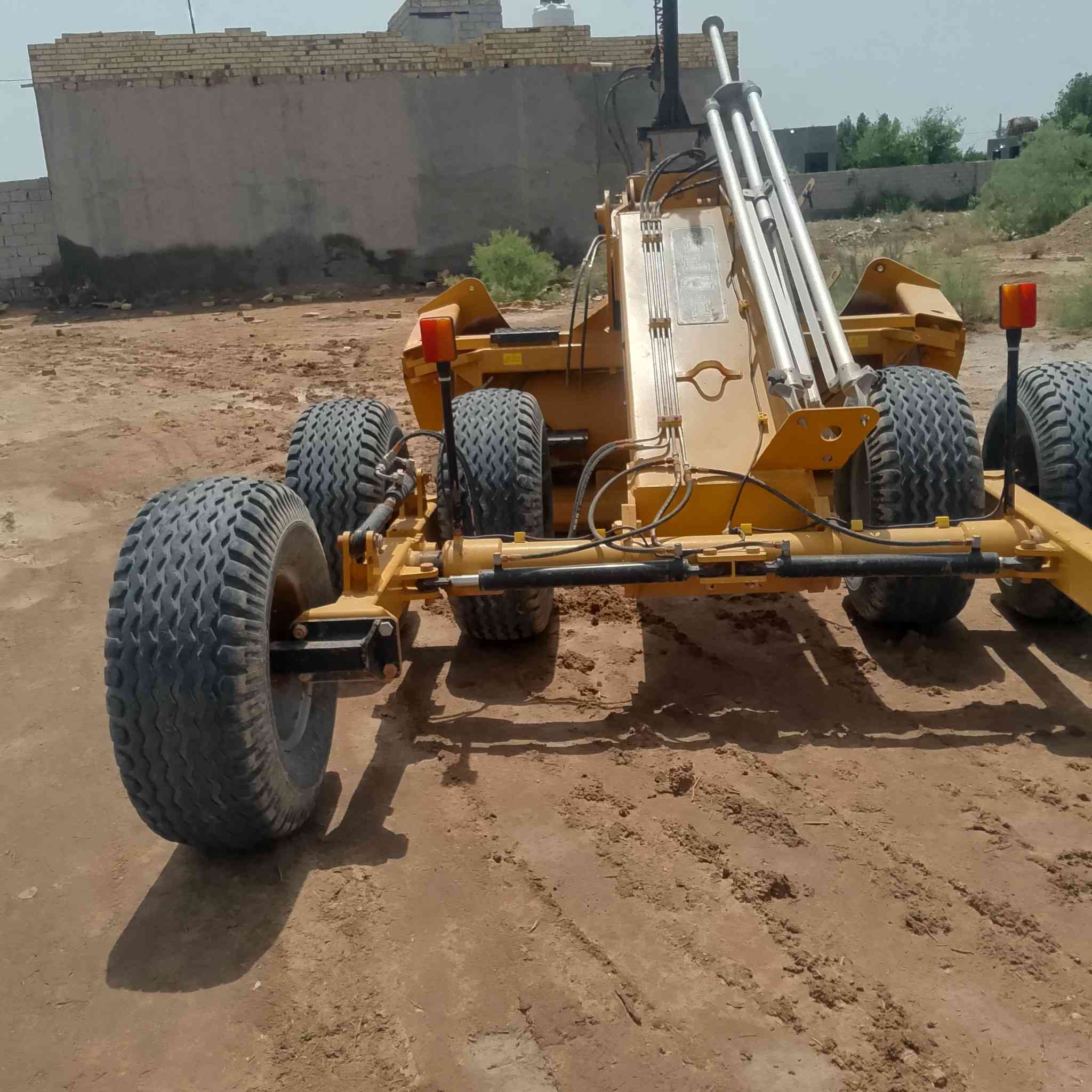 سلام عليكم ليزر ال جي 3نص متر مشتغل موسم ونص موديل 2022 جديد مكفول كفاله سعر 110ورقه بيه مجال  استفسار ع رقم ***********
