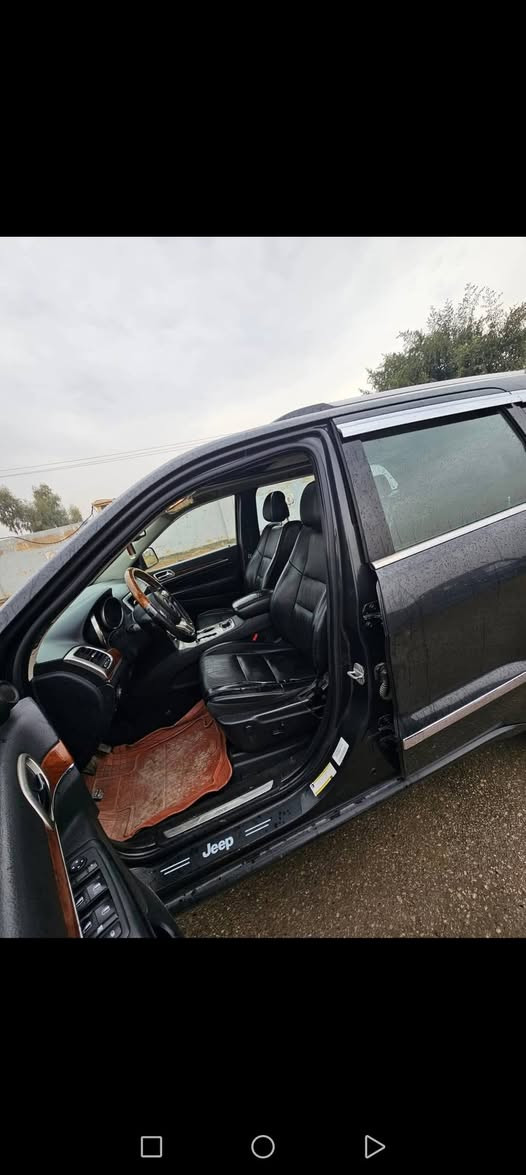 السلام عليكم
جيب شيروكي الون اسود كذاب رقم بغداد دولي بأسمي فول مواصفات واحد ع واحد كفاله عامه عدا البنيد صبغ أثر شخوط فقط  تحويل مباشر  موديل 2011
 بنوراما  بصمه 
كشنات جلدخزن ميموري  كشنات حضن  انضمة قياده حساسات  خلفي 
كامره دواره بصمات ابواب 
السياره كندي كشنات كهرباء تبريد تدفئه  منحدرات 4 ويل السياره جاهزه من كولشي الف مذب عليهه    ***********
مكينه 6 سلندر 3600   السعر 163 وبيهه مجال
