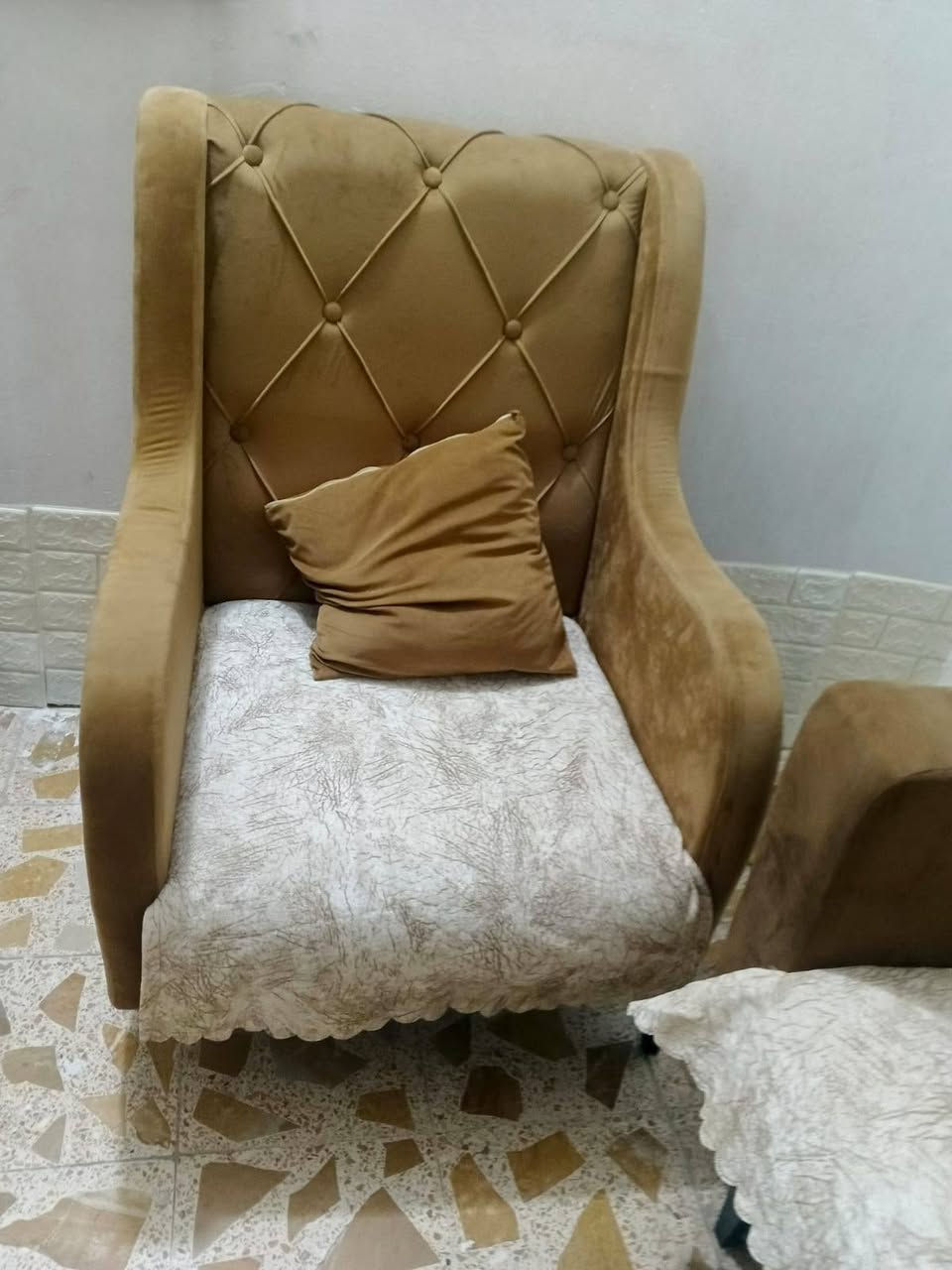 تخم نضيف وجاهز الله شاهد كل ضرر مبي للبيع لن داخذ ديون رايده ب 200 بدون  فرشات مال تخم وبي كوشات اربعه مكاني كريعات 8 مقاعد


**إذا كنت صاحب هذا الإعلان وتريد حذفه لأي سبب، رجاءا أرسل رسالة إلى الدعم الفني**
