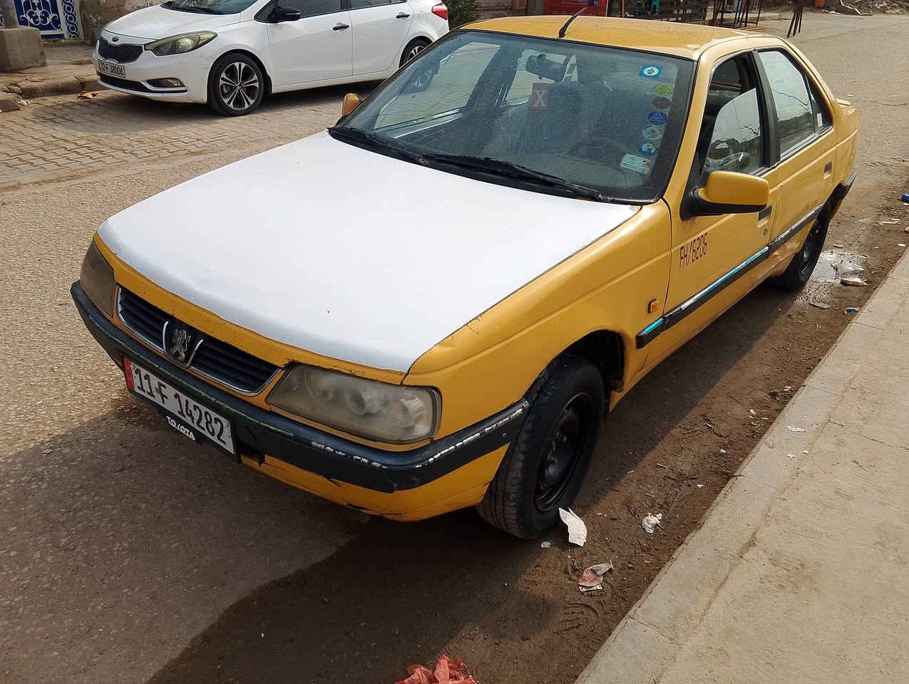 السلام عليكم
بيجو 405 موديل 15 
حداديه ومشط كله جديد بيهن ورقه ضمان
هيئه وغرامه مصفره
تبريد تدفئه كله شغال
كير ومكينه نضيفات فقط لاستيك ولف 
رقم بغداد انكليزي بسمي
السعر 35وبيهه مجال بسيط
عنوان نجف حي ميسان 
***********
